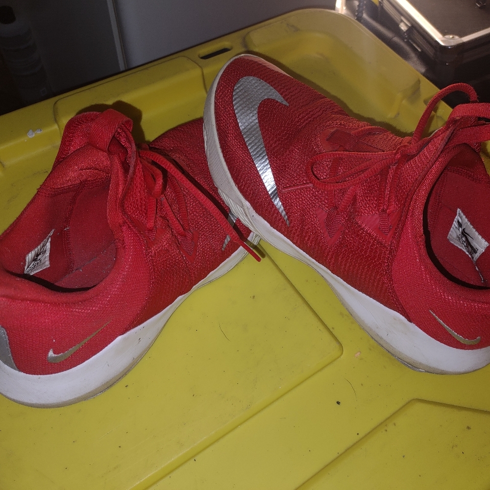 Nike tennis shoes